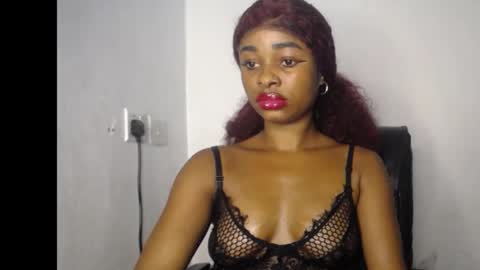 Snapshot of ebony_slimgirl0 chatting on 06.07.26 Lilly online show from 06.07.26