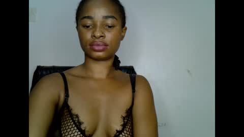 Snapshot of ebony_slimgirl0 chatting on 06.13.26 Lilly online show from 06.13.26
