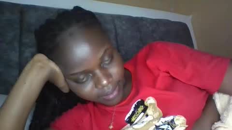 Snapshot of ebony_tasha chatting on 02.11.26 tasha online show from 02.11.26