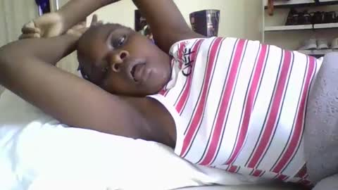 Snapshot of ebony_tasha chatting on 03.11.26 tasha online show from 03.11.26