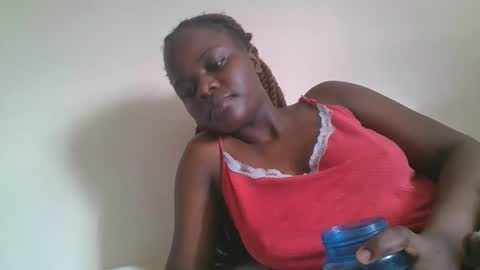 Snapshot of ebony_tasha chatting on 05.04.26 tasha online show from 05.04.26