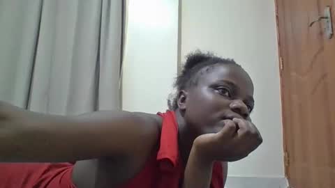Snapshot of ebony_tasha chatting on 06.01.26 tasha online show from 06.01.26