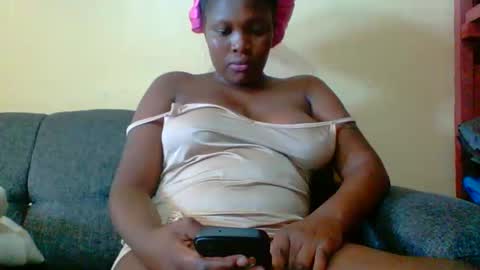 Snapshot of ebony_toto chatting on 12.04.24 ebony_toto online show from 12.04.24