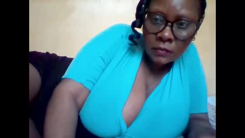 Snapshot of ebonybussy chatting on 05.10.26 MAMITO online show from 05.10.26