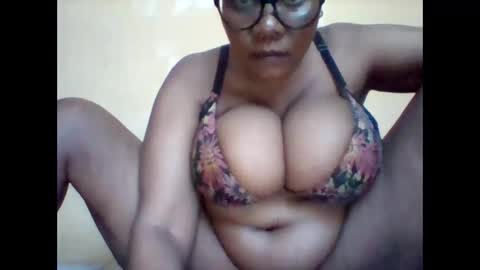 Snapshot of ebonybussy chatting on 05.27.26 MAMITO online show from 05.27.26