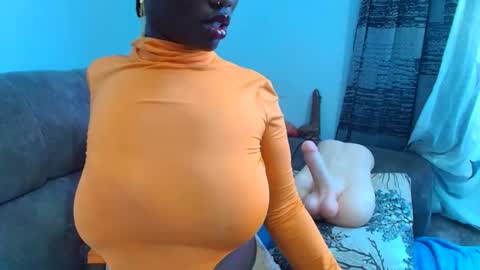 Snapshot of ebonycandymelani chatting on 02.01.26 Ebony Melanie online show from 02.01.26