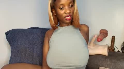 Snapshot of ebonycandymelani chatting on 03.11.26 Ebony Melanie online show from 03.11.26