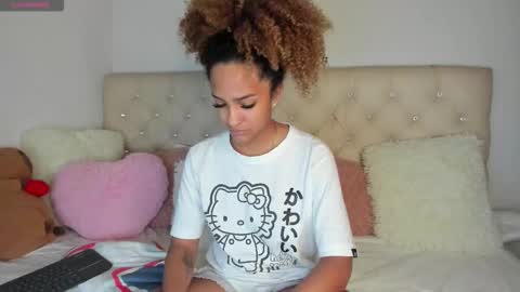 Snapshot of ebonygoddes03 chatting on 10.21.25 Queen Ebony online show from 10.21.25