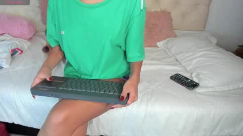 Snapshot of ebonygoddes03 chatting on 11.02.25 Queen Ebony online show from 11.02.25