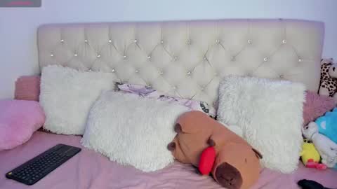 Snapshot of ebonygoddes03 chatting on 11.19.25 Queen Ebony online show from 11.19.25