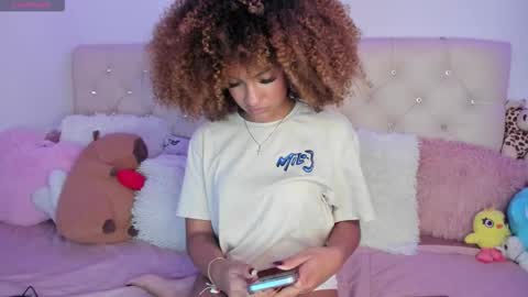 Snapshot of ebonygoddes03 chatting on 11.20.25 Queen Ebony online show from 11.20.25