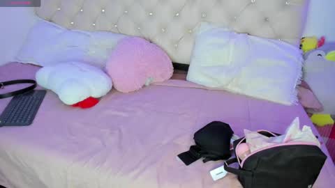 Snapshot of ebonygoddes03 chatting on 04.24.26 Queen Ebony online show from 04.24.26