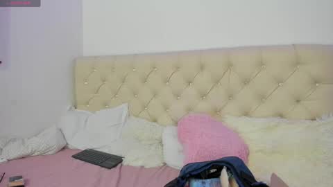 Snapshot of ebonygoddes03 chatting on 04.30.26 Queen Ebony online show from 04.30.26