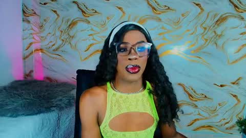 Snapshot of ebonyhansnight chatting on 04.25.26 ebonyhansnight online show from 04.25.26