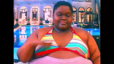 Snapshot of ebonyhotbuns4u2luv chatting on 06.04.26 ebonyhotbuns4u2luv online show from 06.04.26