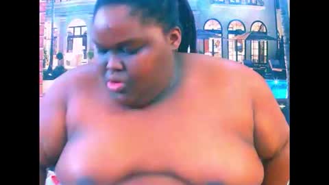 Snapshot of ebonyhotbuns4u2luv chatting on 06.06.26 ebonyhotbuns4u2luv online show from 06.06.26