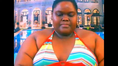 Snapshot of ebonyhotbuns4u2luv chatting on 06.12.26 ebonyhotbuns4u2luv online show from 06.12.26