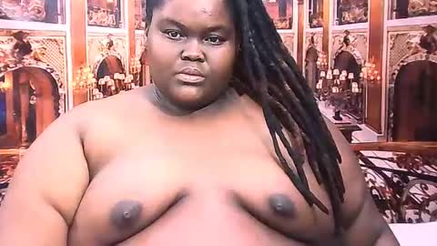 Snapshot of ebonyhotbuns4u2luv chatting on 06.18.26 ebonyhotbuns4u2luv online show from 06.18.26