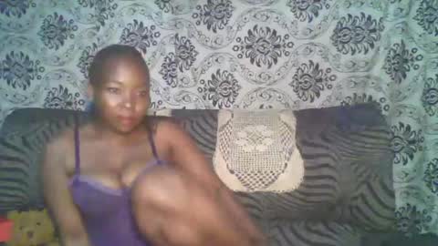 Snapshot of ebonymilf1 chatting on 02.18.25 Tee online show from 02.18.25