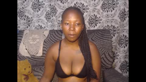 Snapshot of ebonymilf1 chatting on 03.01.25 Tee online show from 03.01.25