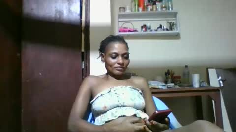 Snapshot of ebonyqueen4 chatting on 04.11.26 JACKLINE online show from 04.11.26