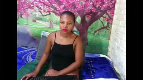 Snapshot of ebonysativa chatting on 05.14.26 ebonysativa online show from 05.14.26