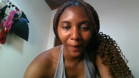 Snapshot of ebonyslut09 chatting on 06.26.26 ebonyslut09 online show from 06.26.26