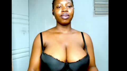 Snapshot of ebonyx_dripqueen chatting on 05.25.26 Loveth online show from 05.25.26