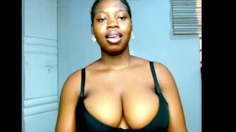 Snapshot of ebonyx_dripqueen chatting on 05.27.26 Loveth online show from 05.27.26