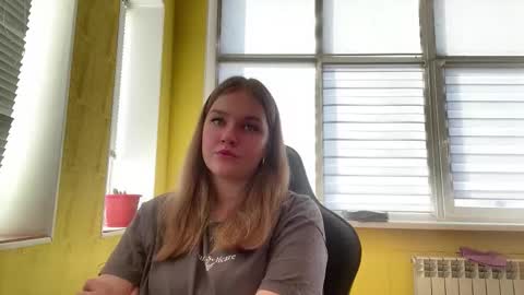 Snapshot of edahucks chatting on 02.27.26 Mia online show from 02.27.26