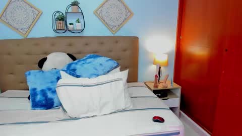 Snapshot of edelaine_rogers chatting on 02.11.26 ede online show from 02.11.26