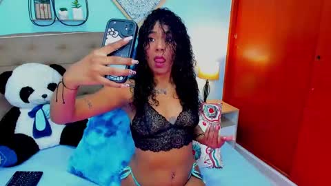 Snapshot of edelaine_rogers chatting on 02.12.26 ede online show from 02.12.26