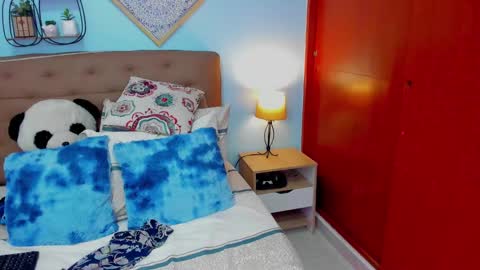 Snapshot of edelaine_rogers chatting on 02.21.26 ede online show from 02.21.26