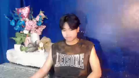 Snapshot of edelcum_xx chatting on 12.17.25 edelcum_xx online show from 12.17.25