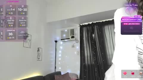 Snapshot of eden_heaven chatting on 02.24.25 Eden Heaven online show from 02.24.25