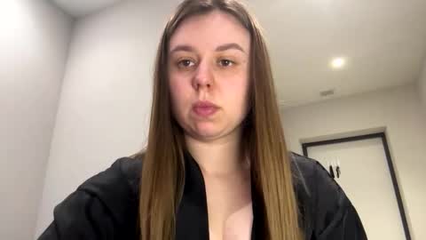 Snapshot of edina77 chatting on 04.06.26 Edina online show from 04.06.26