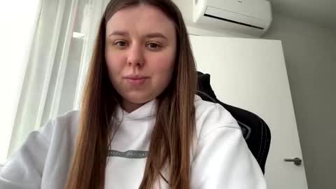 Snapshot of edina77 chatting on 04.12.26 Edina online show from 04.12.26