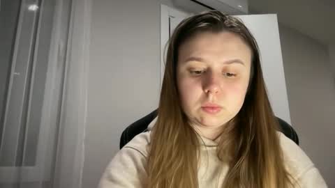 Snapshot of edina77 chatting on 04.14.26 Edina online show from 04.14.26