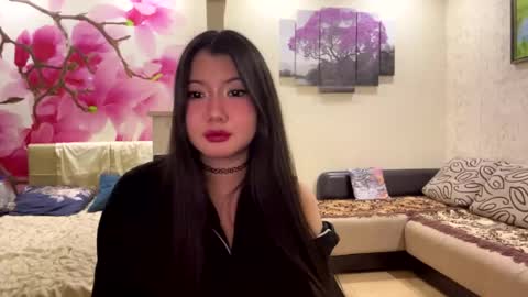 Snapshot of edinabluett chatting on 04.22.26 Eri online show from 04.22.26