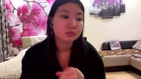 Snapshot of edinabluett chatting on 05.30.26 Eri online show from 05.30.26