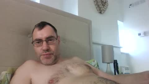 Snapshot of edinandy77 chatting on 12.19.25 edinandy77 online show from 12.19.25