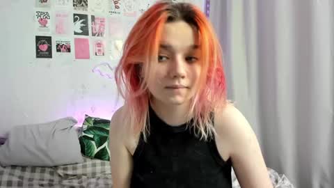Snapshot of edna_dana chatting on 12.23.24 Edna online show from 12.23.24