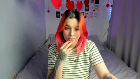 Snapshot of edna_dana chatting on 02.16.25 Edna online show from 02.16.25