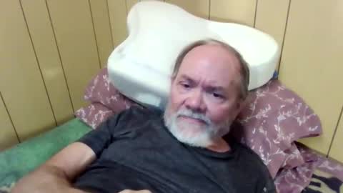 Snapshot of edwalters chatting on 04.20.26 Eddie online show from 04.20.26