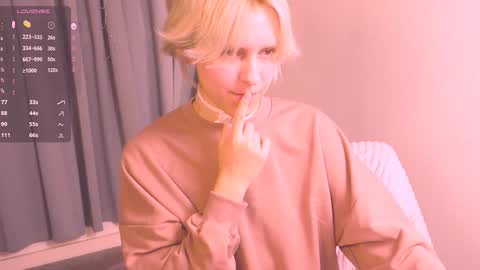 Snapshot of edward_holy chatting on 12.09.24 Edward online show from 12.09.24