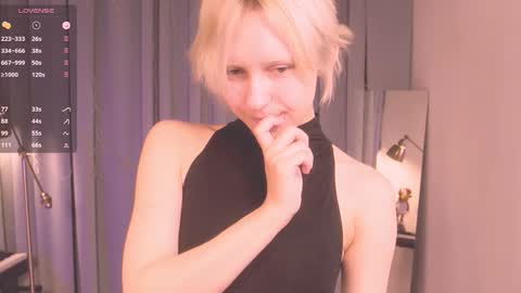Snapshot of edward_holy chatting on 12.14.24 Edward online show from 12.14.24