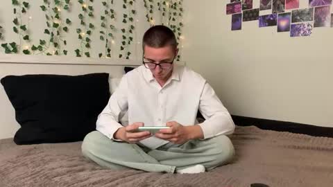 Snapshot of edwarddzhekson chatting on 10.23.25 edwarddzhekson online show from 10.23.25