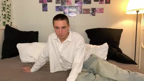 Snapshot of edwarddzhekson chatting on 10.28.25 edwarddzhekson online show from 10.28.25