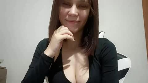 Snapshot of edwardnairn chatting on 02.04.26 Viktoria online show from 02.04.26