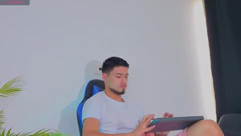 Edward Ross online show from 10.26.25